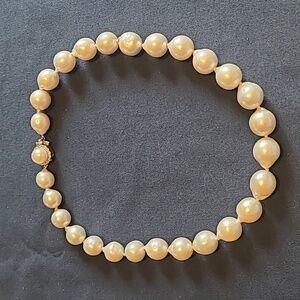 Baraque freshwater pearl 18" necklace with rhinestone clasp